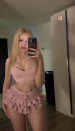 Beyaz tenli  Mila seksi escort
