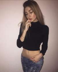 Akdeniz Bölgesi'nden Bakımlı Bayan; Kendine Güvenen ve Olağanüstü Hizmetler