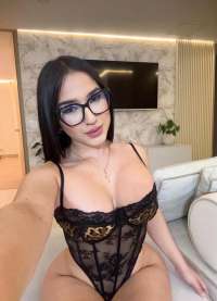 Mersin seksi Bayan Adel